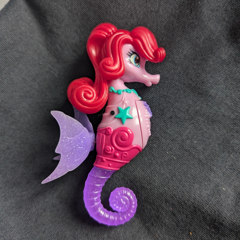 Zuru Robo Alive Cute Seas Seahorse Toy Figurine